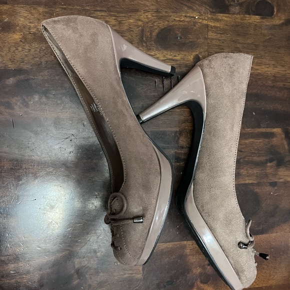 Coach and Four Suede Heels - Picture 2 of 7